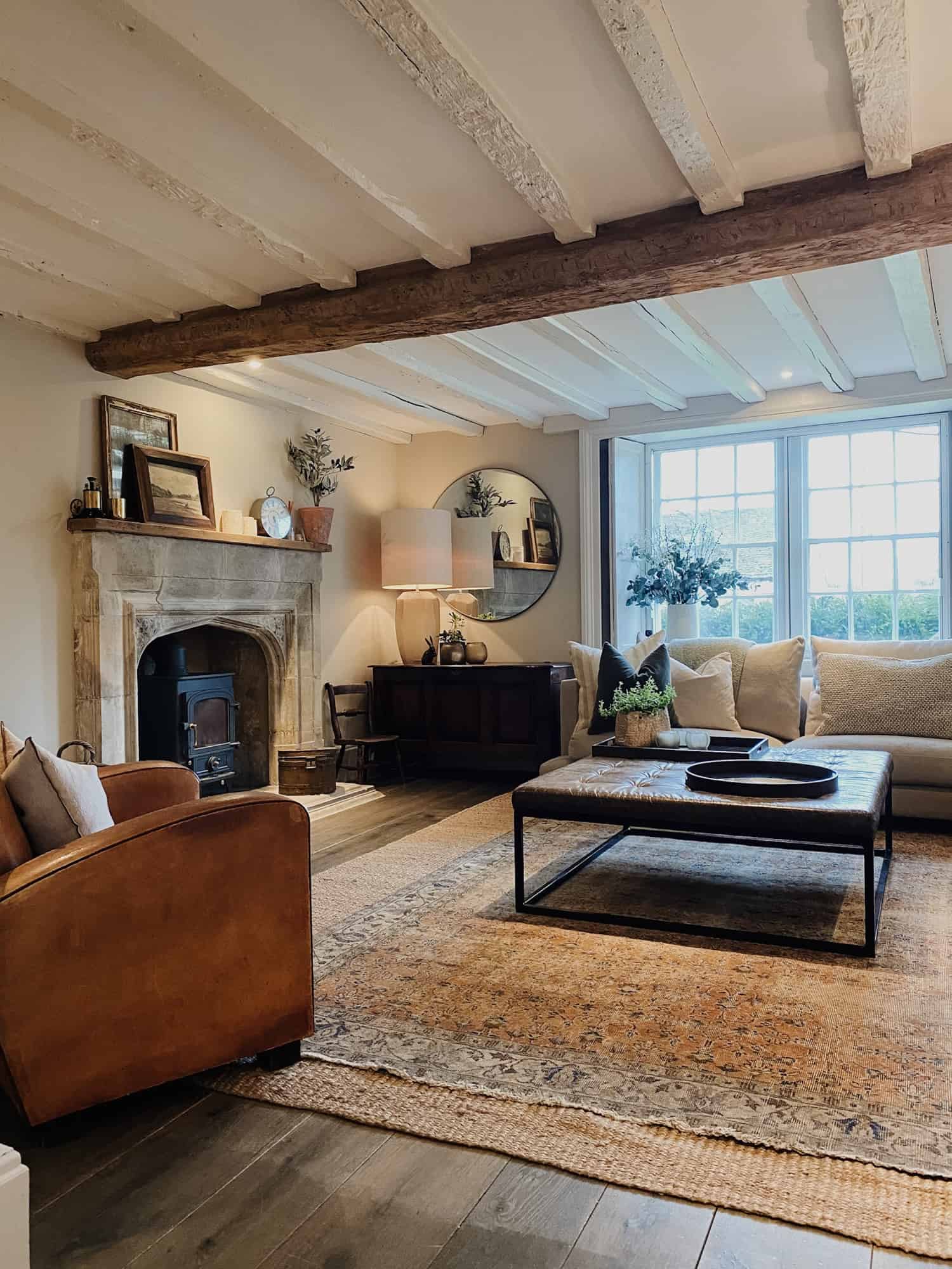 Olive Court OX7 - A beautiful characterful property available for photoshoots and filming hires - The Location Guys