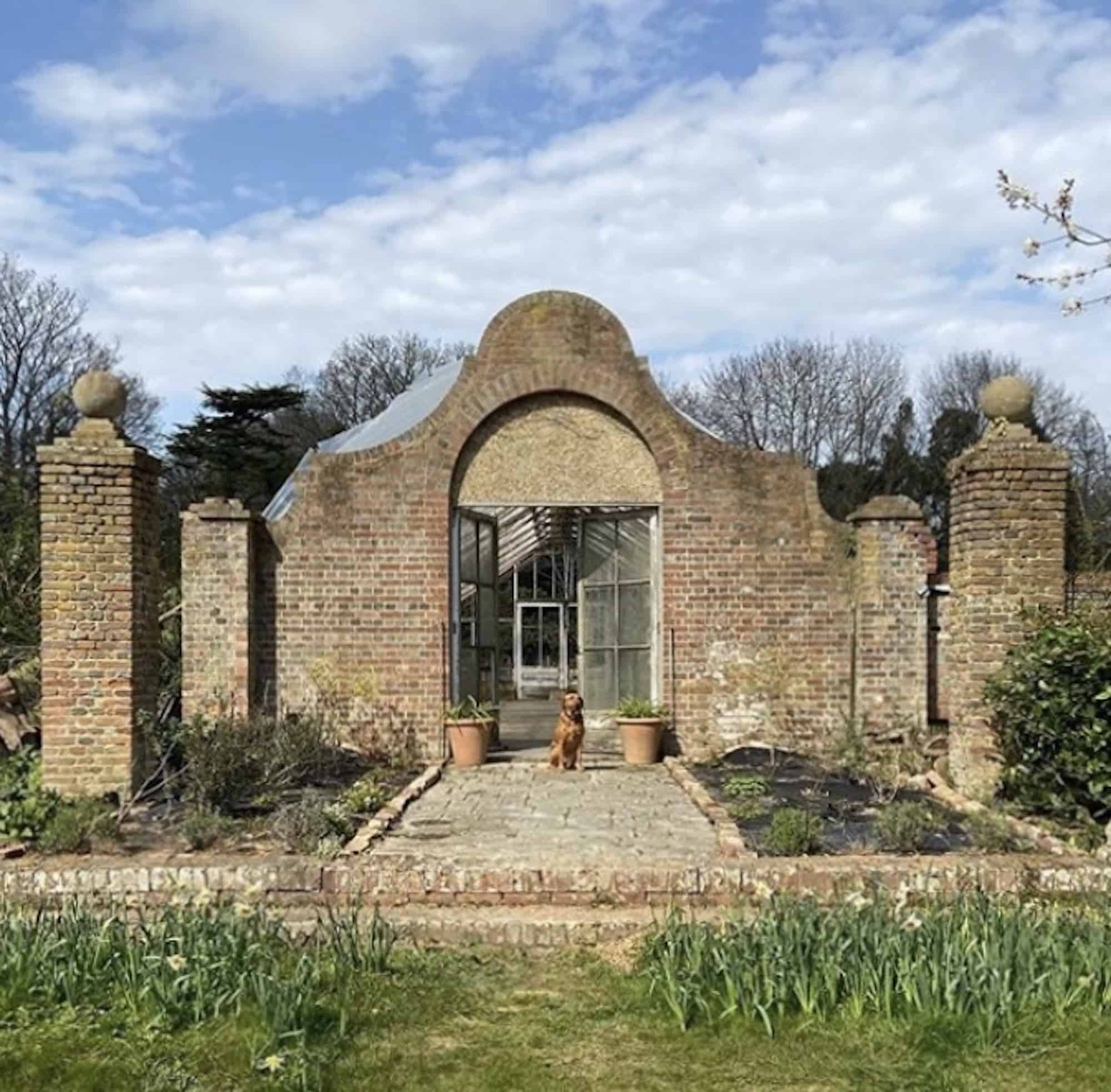 Sissinghurst TN17 - A large farmhouse with beautiful interiors and a derelict Victorian Greenhouse. Available for shoot and stay - The Location Guys