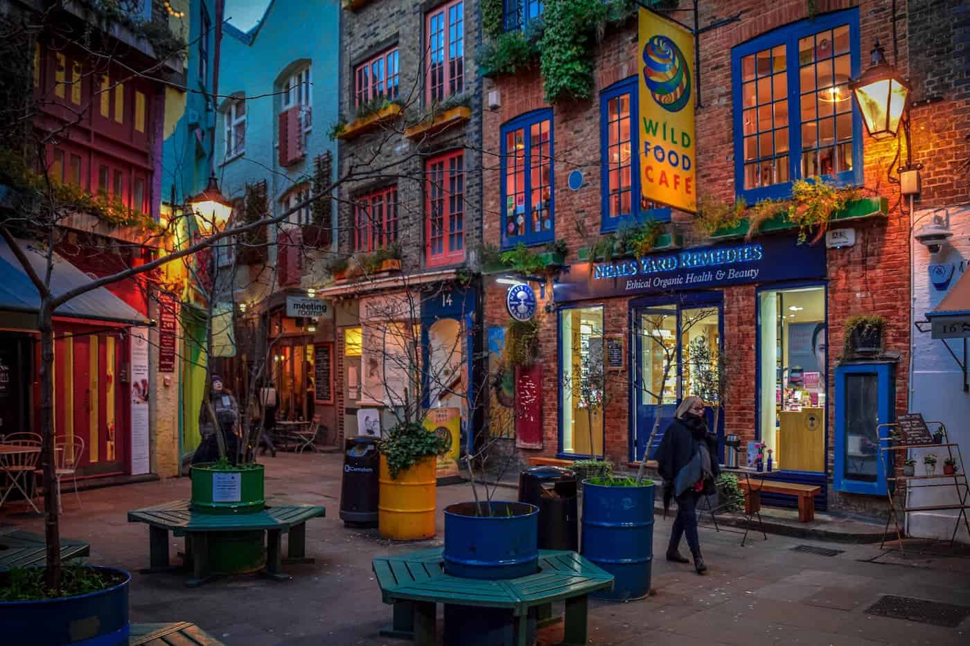 Covent Garden Street Photography - The Location Guys