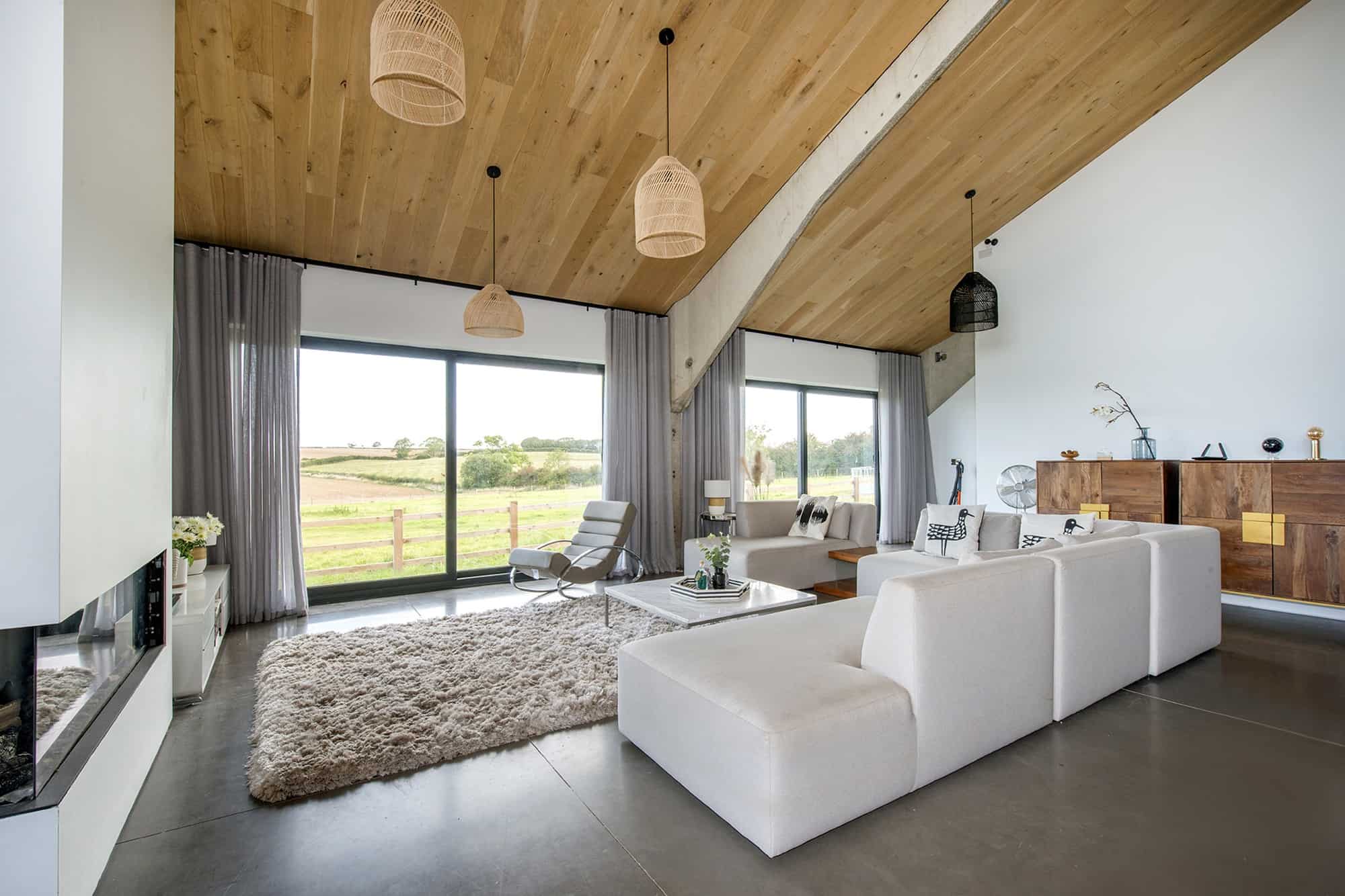Kibworth Lodge LE8 - A contemporary barn structure with modern and sleek interiors - The Location Guys
