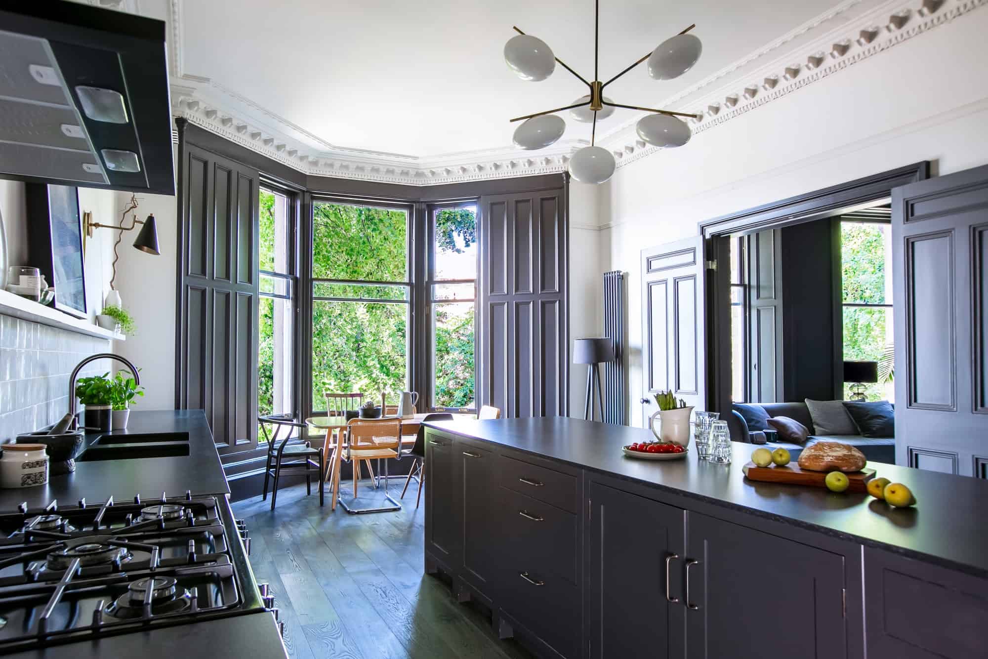 Buckingham G12 - A spacious apartment in the West End of Glasgow with period features and dramatic dark contemporary interiors - The Location Guys