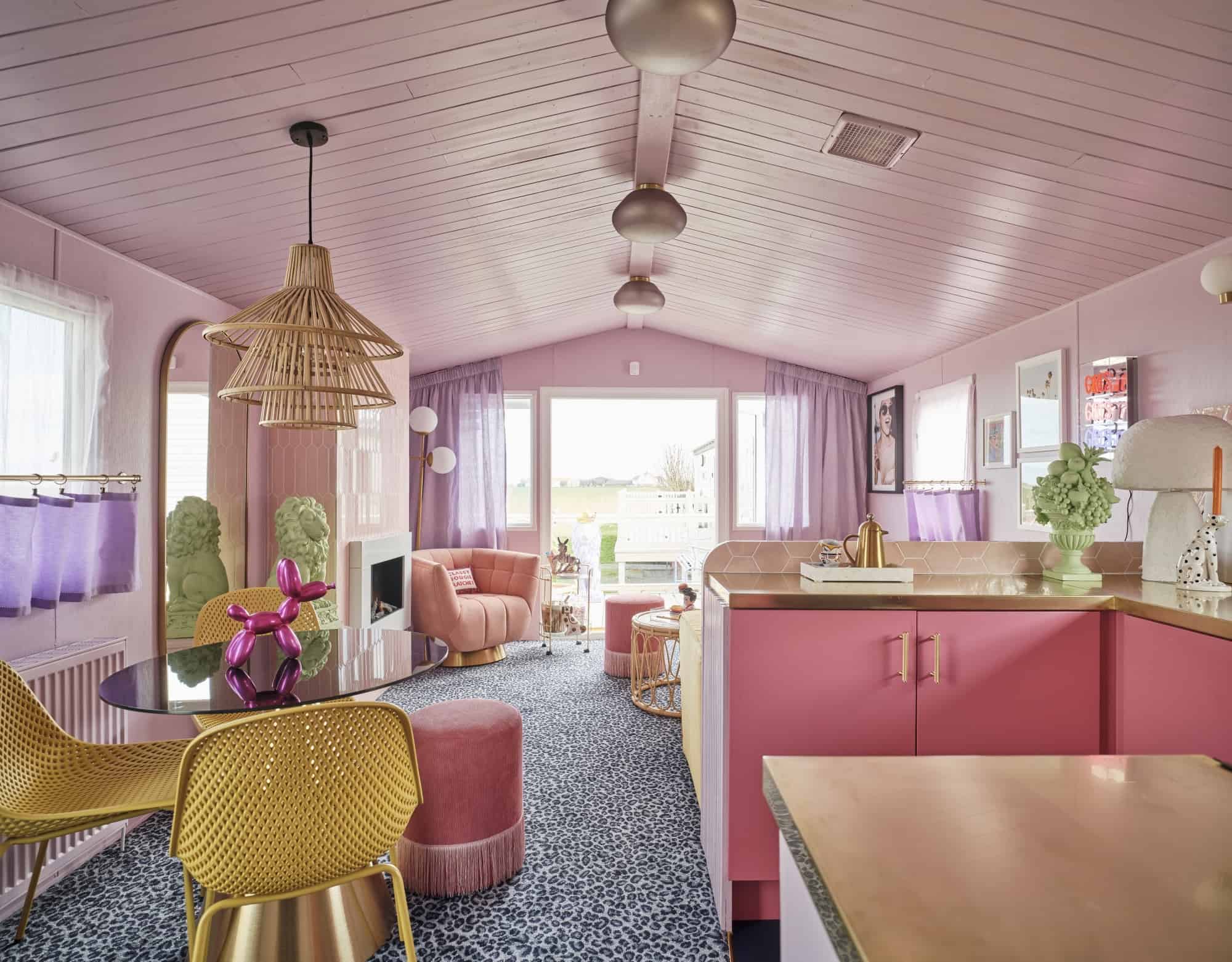 Dixie TN31 - A static caravan with huge personality! This location is a clash of colour, pattern and texture and a fantastic backdrop for photoshoots - The Location Guys