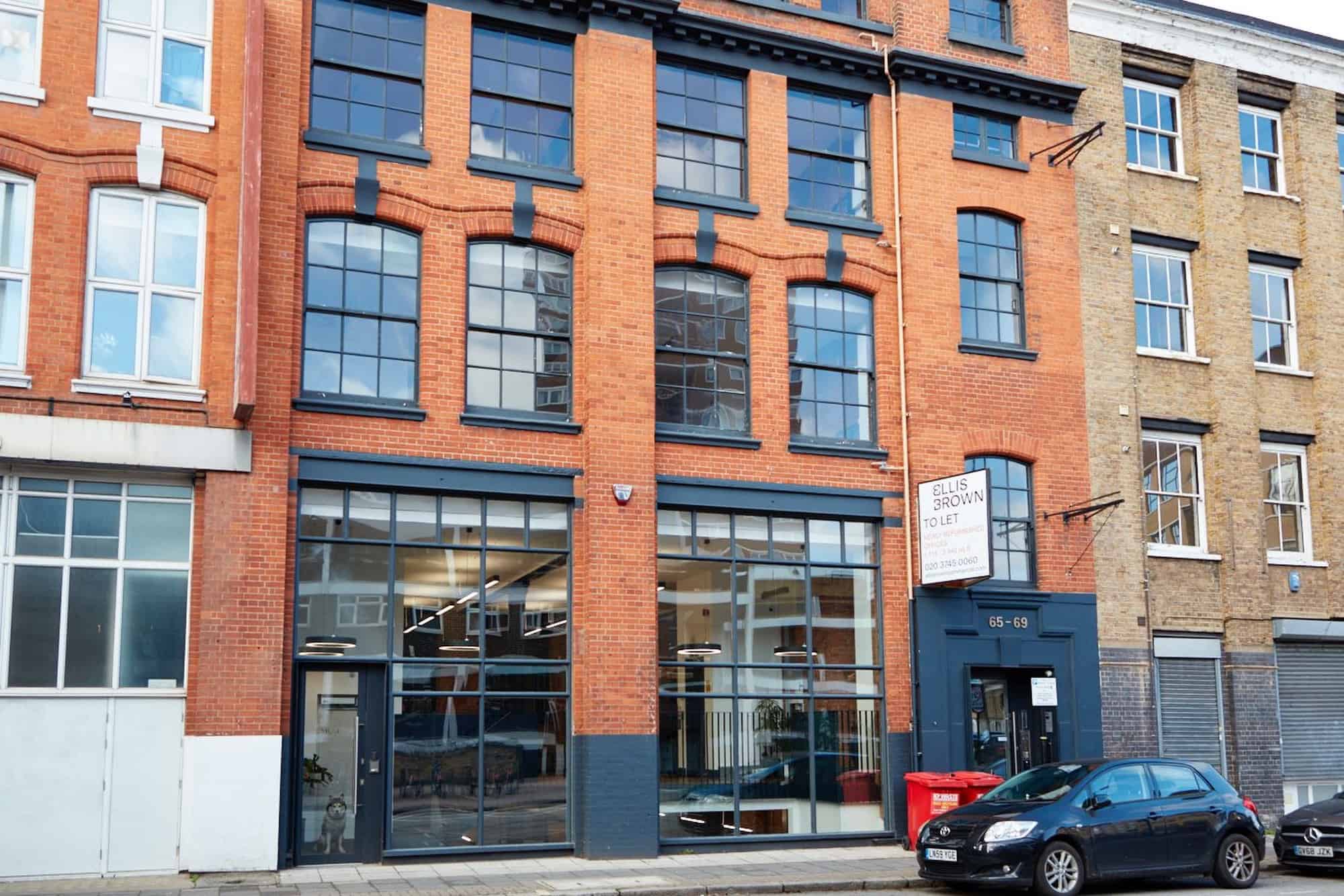 Brooklyn N1 - A New York Loft style apartment studio with wheelchair friendly access and outdoor terrace. Available for both small and larger scale productions - The Location Guys